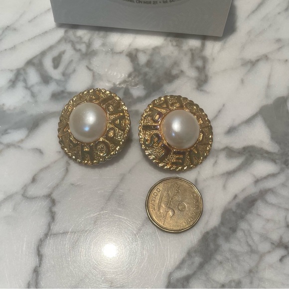 Authentic Vintage Chanel Clip Ons - Picture 8 of 9